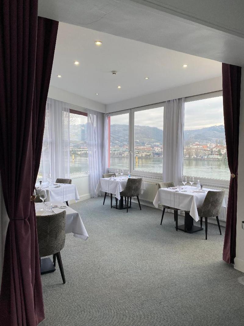 Hotel Le Bellevue Les Roches-de-Condrieu Екстериор снимка