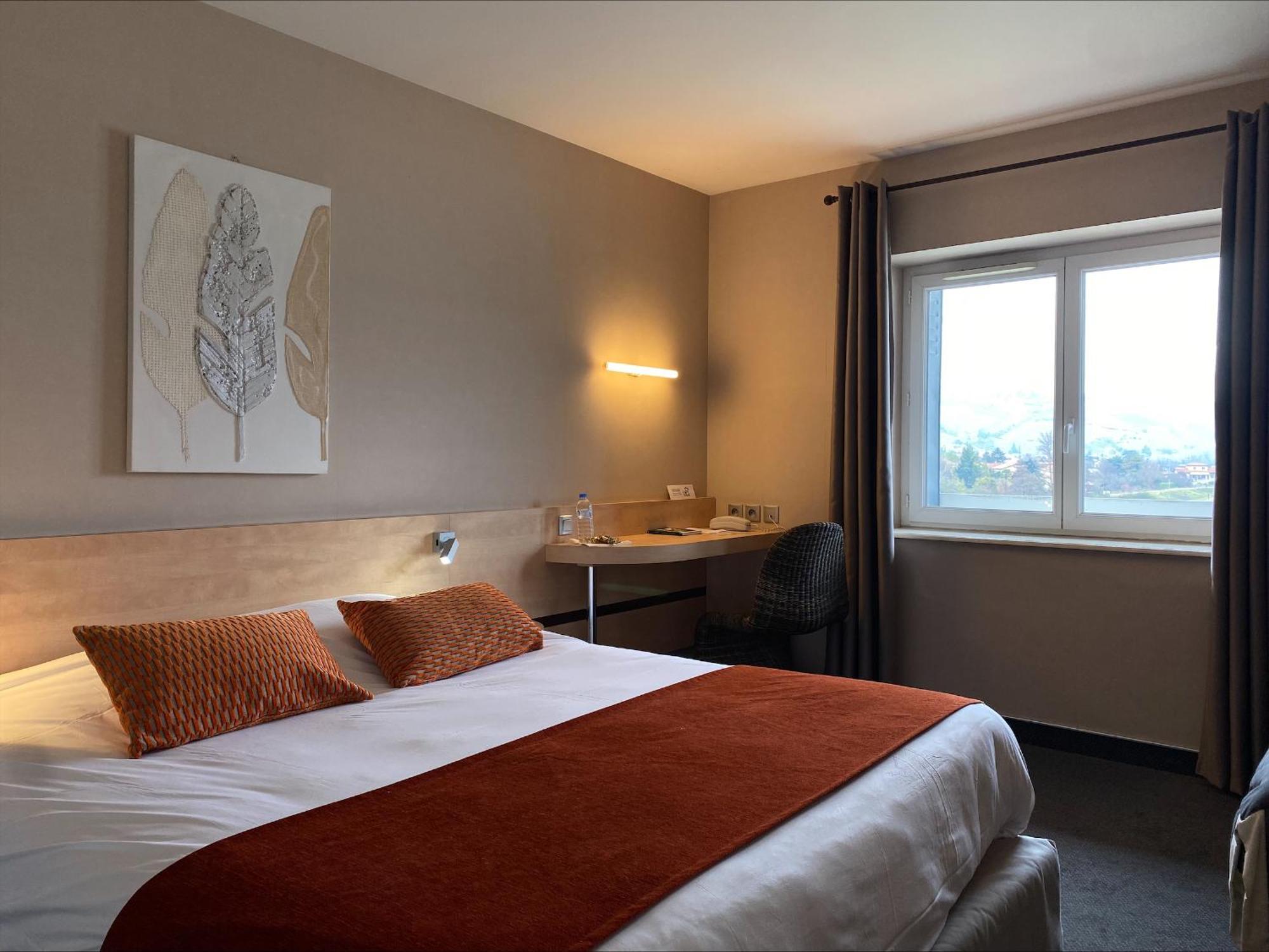 Hotel Le Bellevue Les Roches-de-Condrieu Екстериор снимка