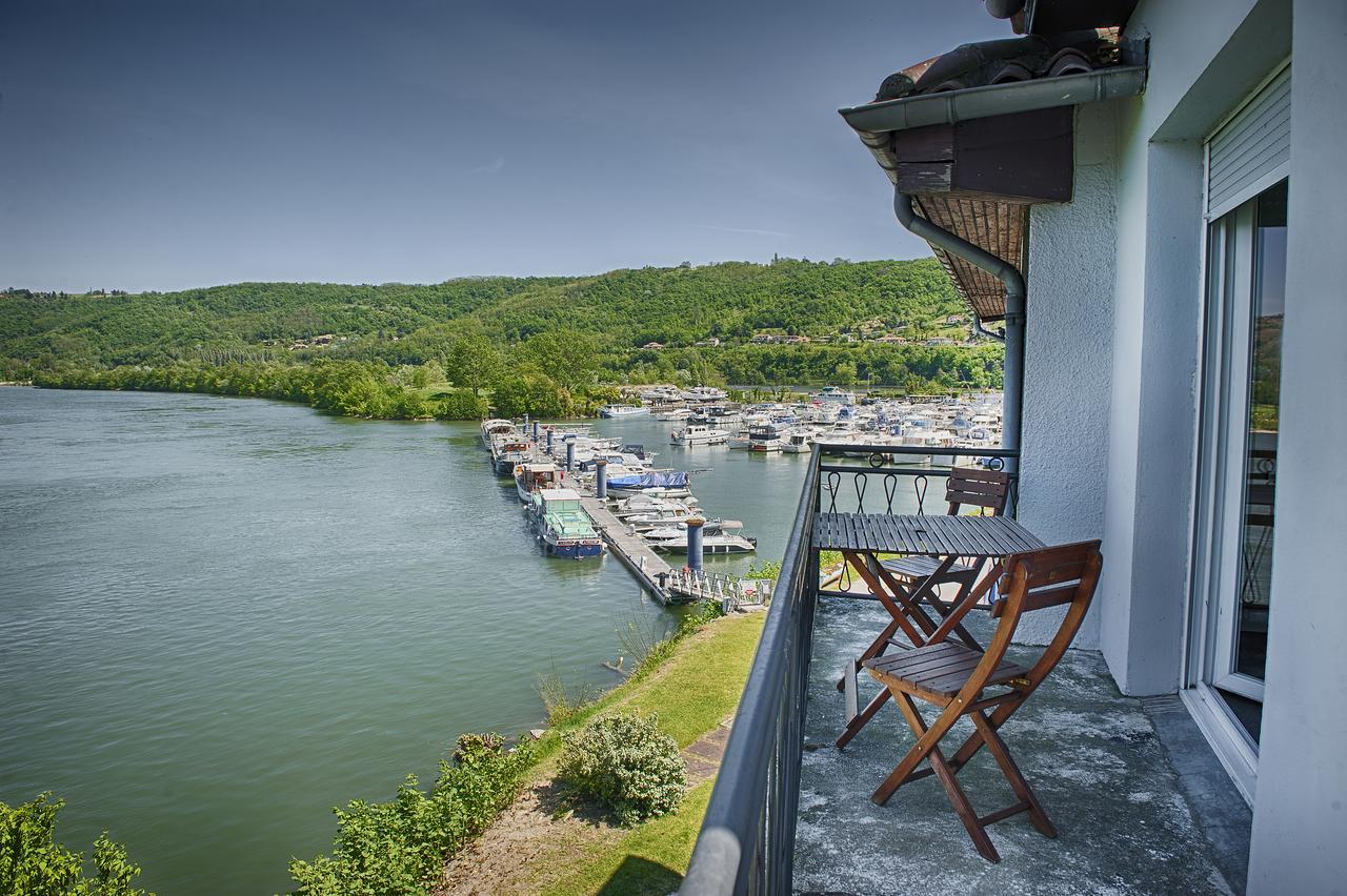 Hotel Le Bellevue Les Roches-de-Condrieu Екстериор снимка