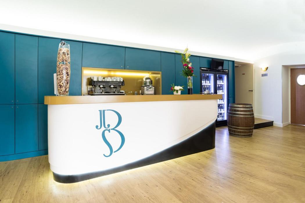 Hotel Le Bellevue Les Roches-de-Condrieu Екстериор снимка
